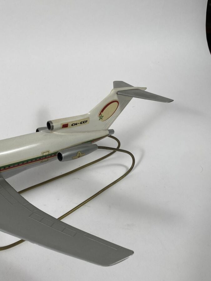 4 modeles : - - SO 30P Bretagne F-OART Air Maroc au 1/100ème envois peint réali…