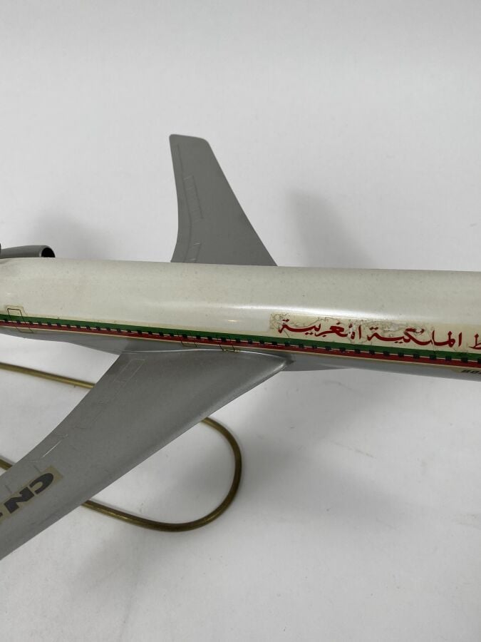 4 modeles : - - SO 30P Bretagne F-OART Air Maroc au 1/100ème envois peint réali…
