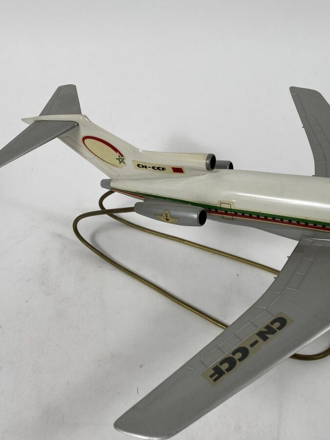 4 modeles : - - SO 30P Bretagne F-OART Air Maroc au 1/100ème envois peint réali…