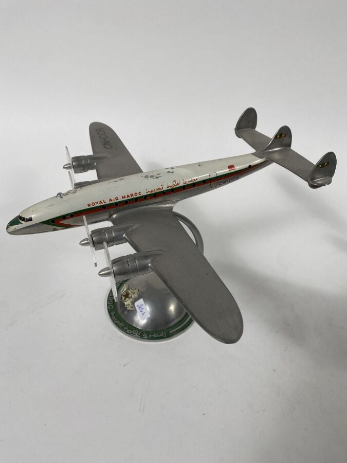 4 modeles : - - SO 30P Bretagne F-OART Air Maroc au 1/100ème envois peint réali…