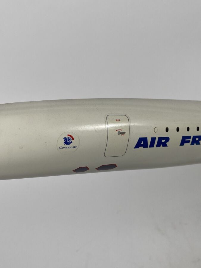 BAC Aérospatiale Concorde Air France F-BVFA au 1/50ème en résine peinte réalisé…