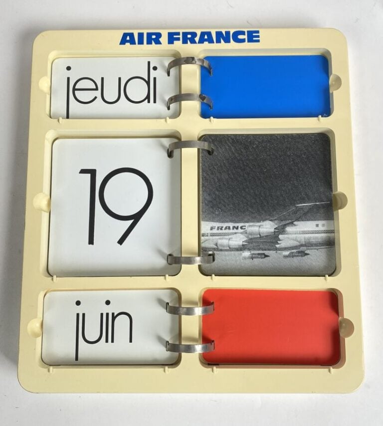 Calendrier perpétuel Air France en plastique pour Caravelle et B 707 de - 1972,…