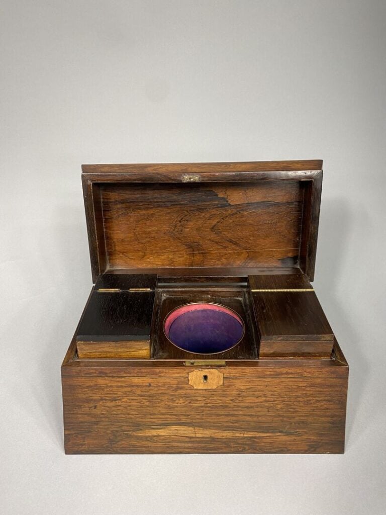Coffret à thé en bois de placage découvrant des compartiments - 17 x 32 x 17 cm…