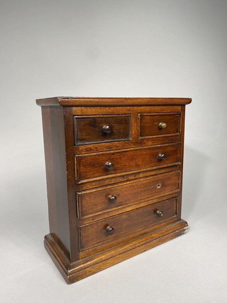 Commode de maîtrise en bois naturel ouvrant à cinq tiroirs sur quatre rangs - 3…