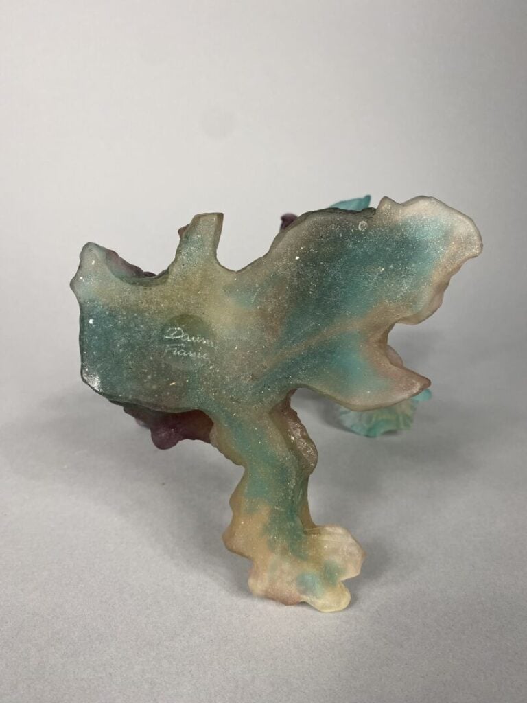 DAUM France - Bougeoir en pâte de verre teintée dans les tons violet et vert à…