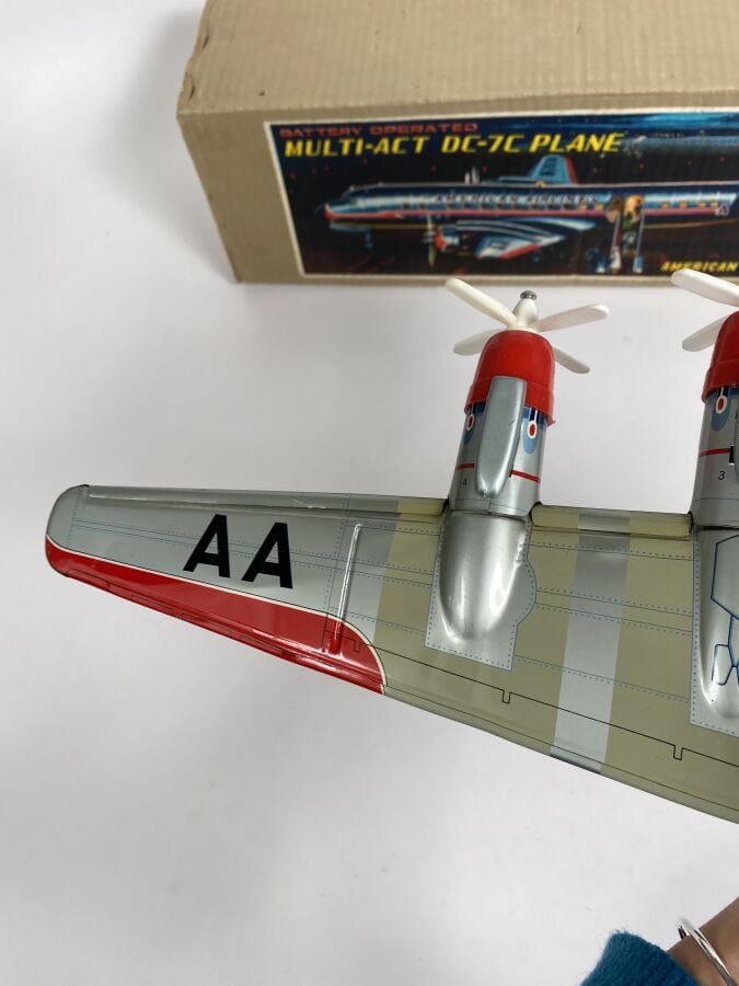 DC7C American Airlines » / One - Japon, 1967, en Tele lithographiée, battery to…
