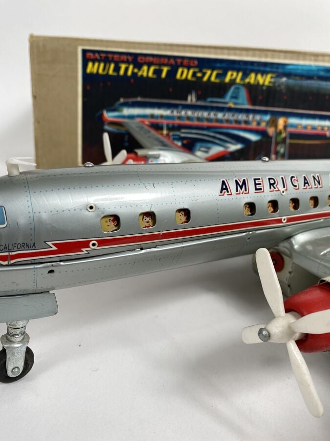 DC7C American Airlines » / One - Japon, 1967, en Tele lithographiée, battery to…