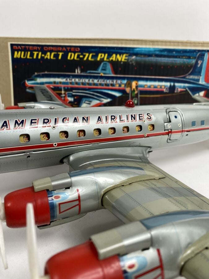 DC7C American Airlines » / One - Japon, 1967, en Tele lithographiée, battery to…