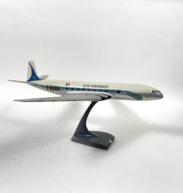 De Haviland Comet 1A pour Air France en aluminium peint au 1/50ème, réalisé en…