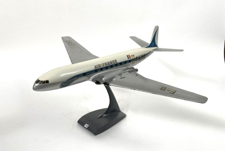 De Haviland Comet 1A pour Air France en aluminium peint au 1/50ème, réalisé en…