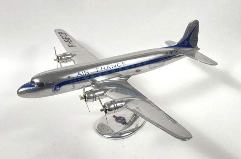 Douglas DC4 Air France aviation postale au 1/50ème, réalisé par Douglas Marketi…