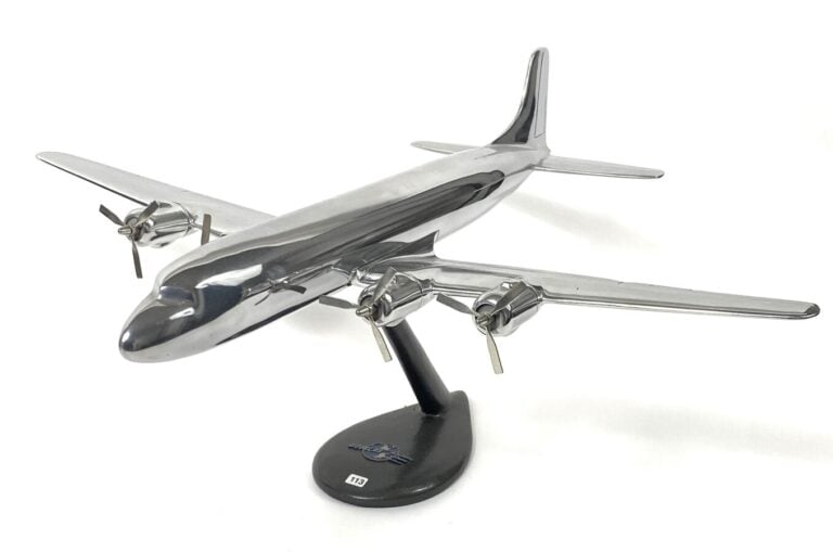 Douglas DC6B au 1/50ème en aluminium, réalisé par Douglas Marketing Aids vers 1…