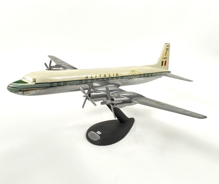 Douglas DC7C Alitalia F-DUVA au 1/50ème en aluminium vers 1957. réalisé par Dou…