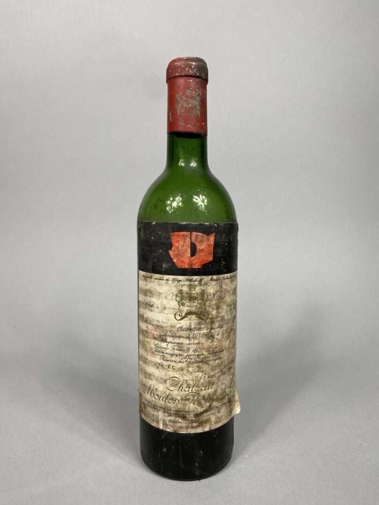 Ensemble de deux bouteilles comprenant : - -Château Mouton Rothschild, 1978 - -…