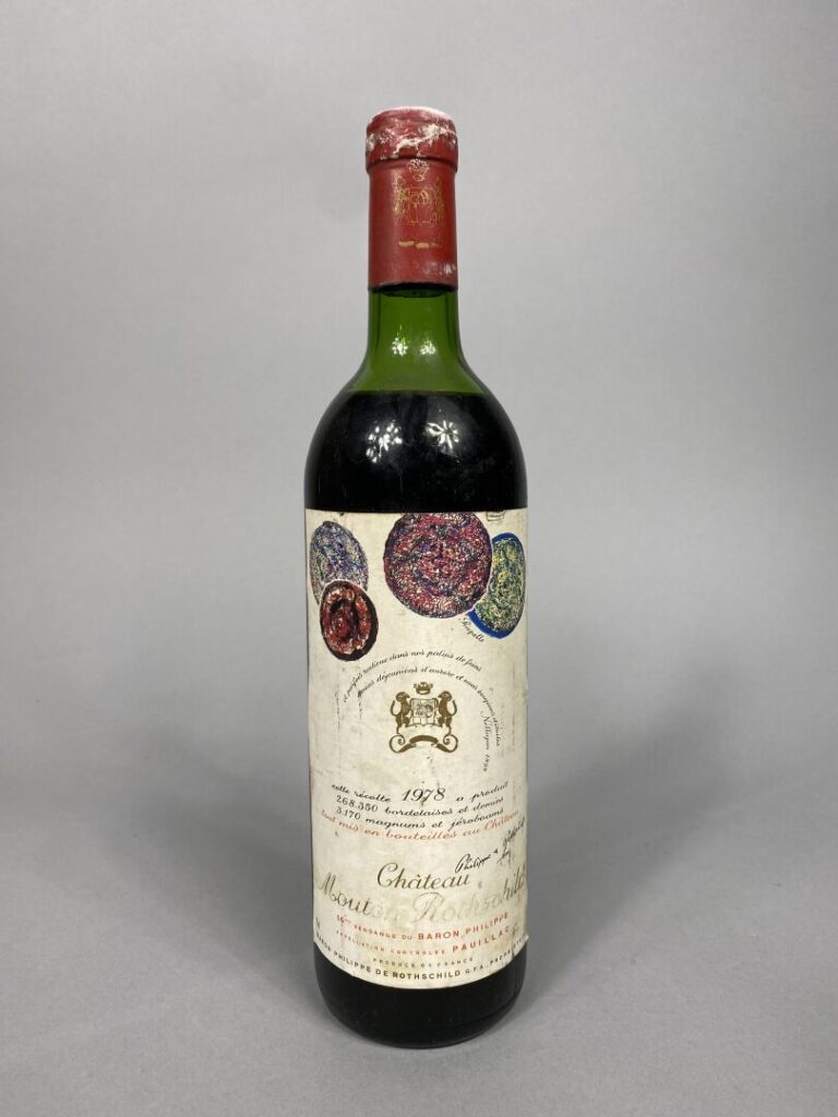Ensemble de deux bouteilles comprenant : - -Château Mouton Rothschild, 1978 - -…