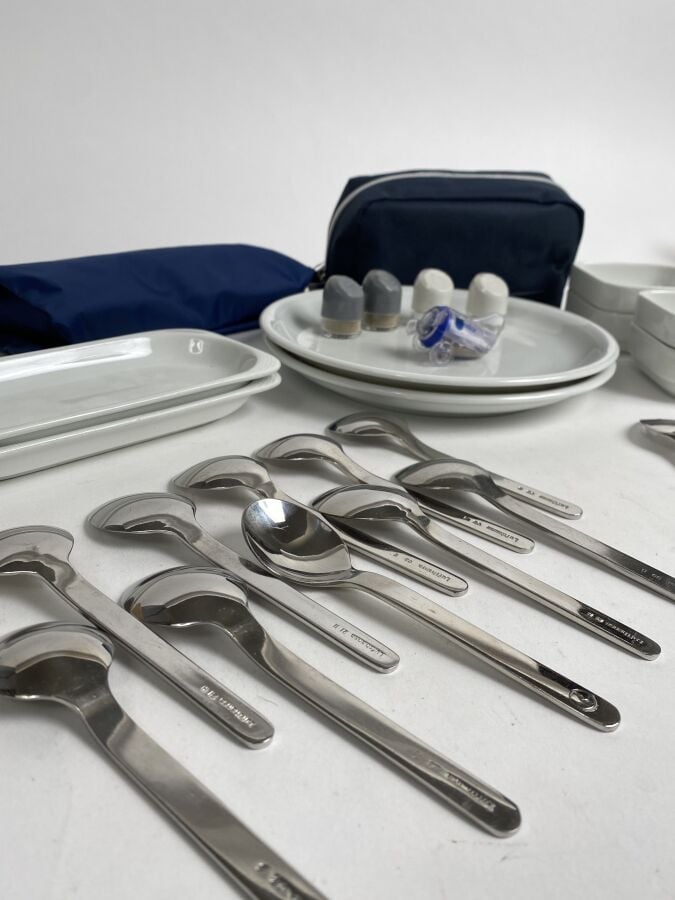 Ensemble de pièces de service de Lufthansa : 5 sel et poivre; ensemble de coute…