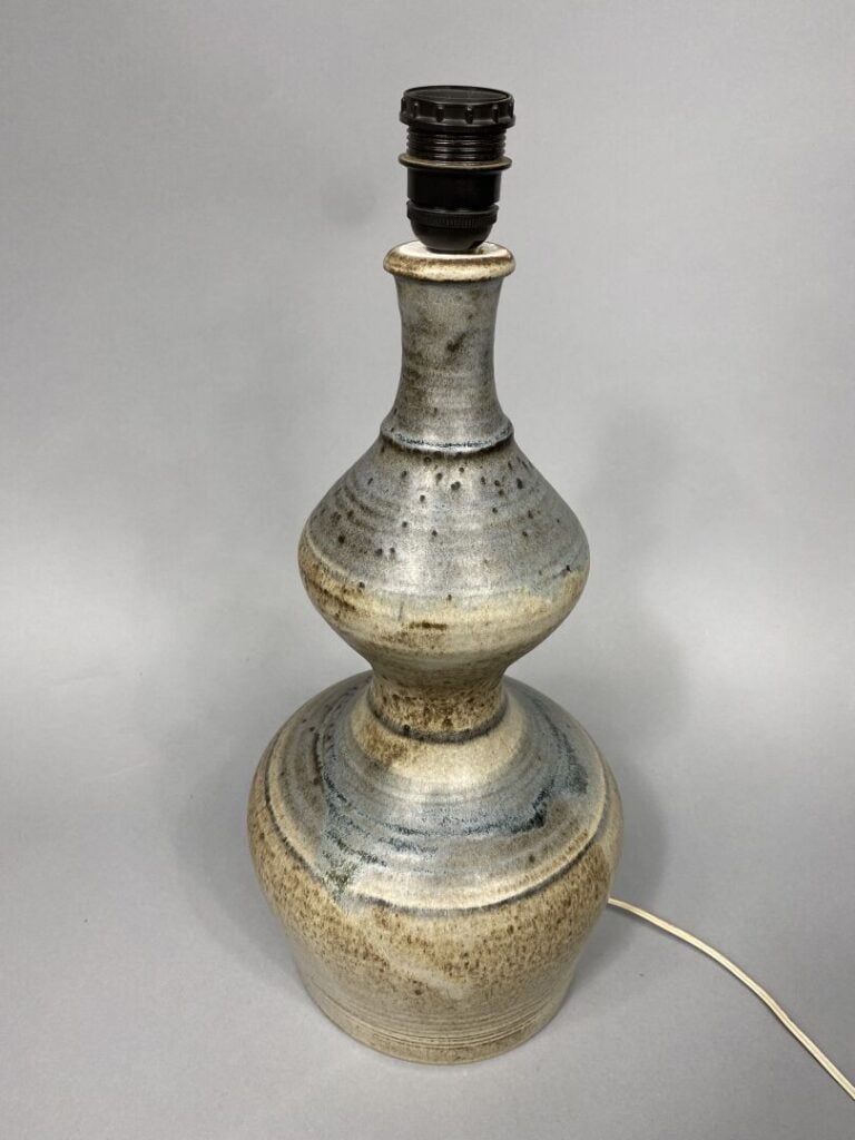 JC ARPOT - Pied de lampe à double renflement en céramique à décor émaillé dans…