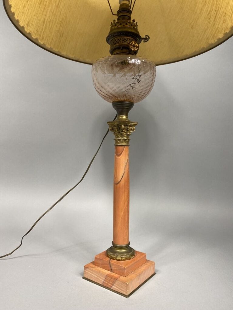 Lampe à pétrole montée en lampe - H : 57 cm