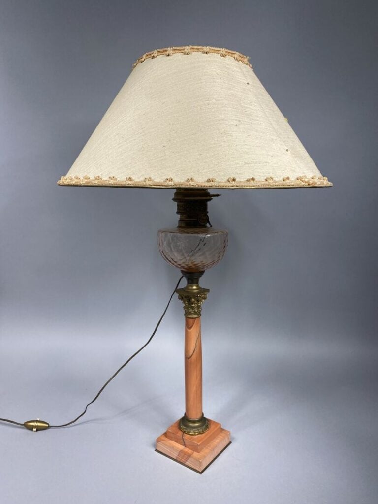 Lampe à pétrole montée en lampe - H : 57 cm