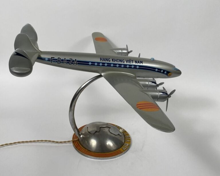 Lockheed 1049 Constellation Air Vietnam F-BAZA au 1/50ème en bois et métal pein…