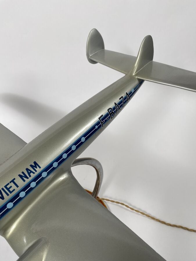 Lockheed 1049 Constellation Air Vietnam F-BAZA au 1/50ème en bois et métal pein…
