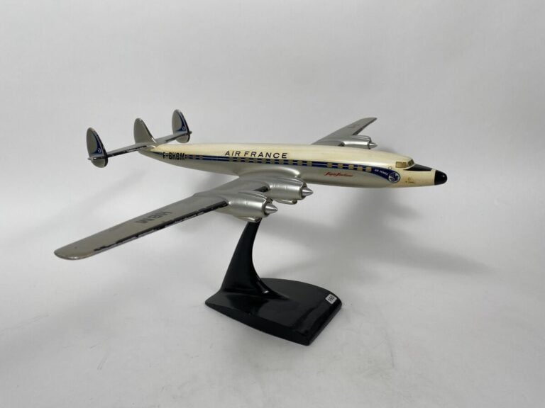 Lockheed 1649 Super Starliner Air France F-BHBM au 1/60ème en résine peinte USA…