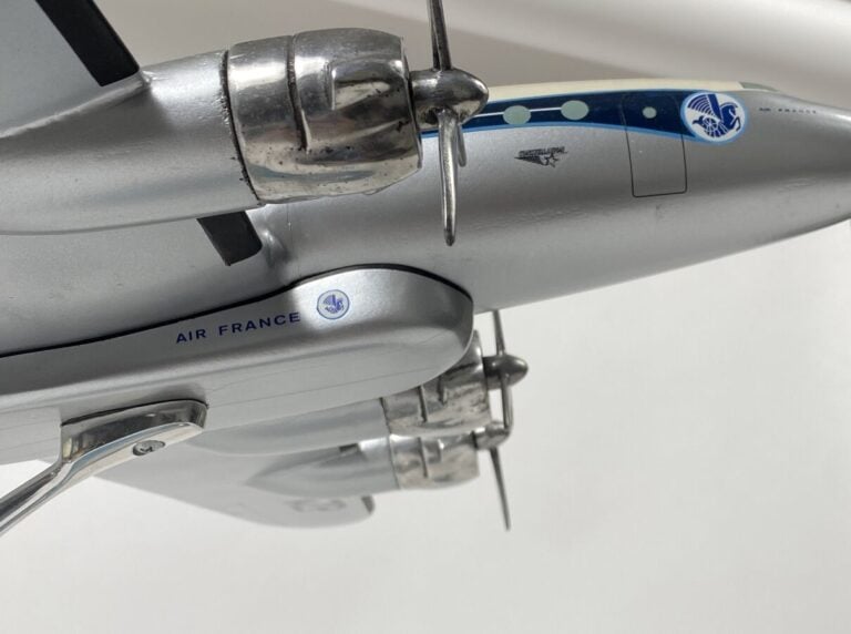 Lockheed 749 Constellation Air France F-BAZP au 1/50ème en bois et métal peint,…