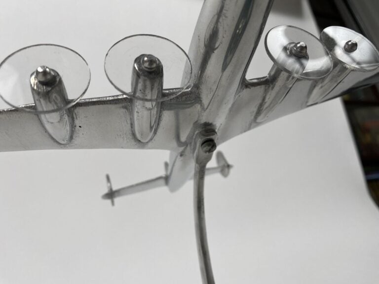 Lockheed Constellation 049 au 1/144ème en aluminium sans décoration, réalisée p…