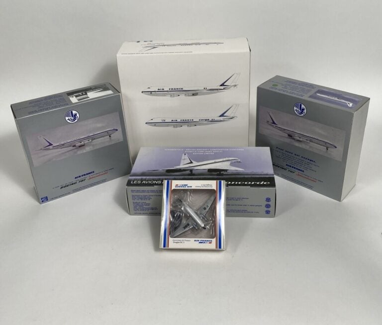 Lot de 5 jouets/maquettes réalisés par SOCATEC pour avions AF en BO au - 1/200è…