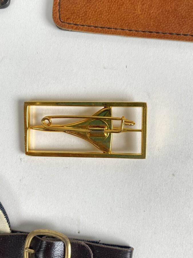 lot de 6 objets publicitaire Air France : Broche dorée Concorde cadeau Air Fran…