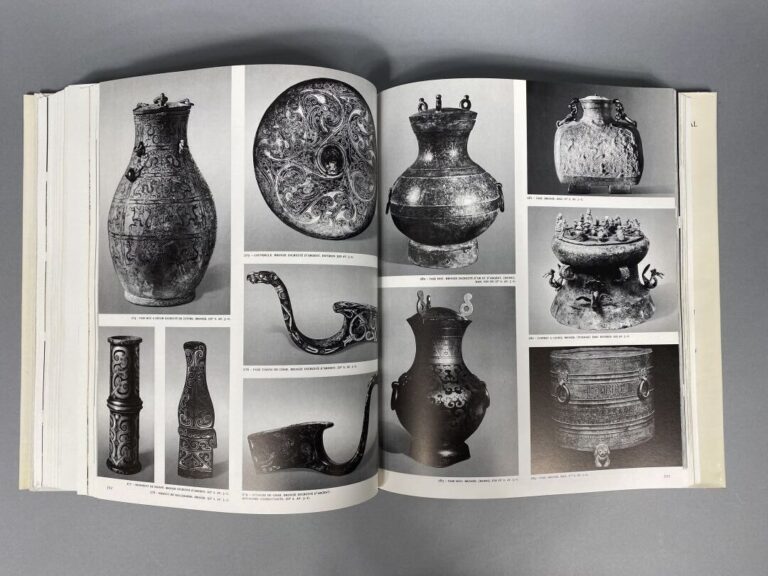 Lot de deux volumes comprenant : - - L'art de l'ancienne Chine, W.Watson, ed. M…