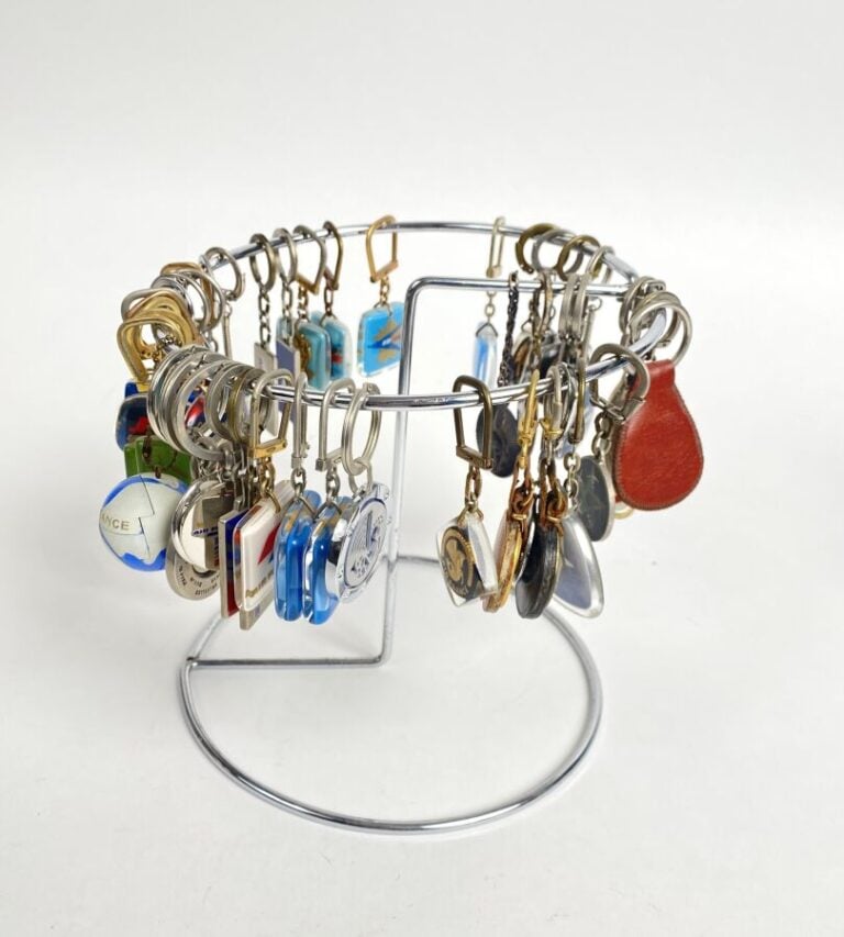Lot de porte clefs Air France de 1946 à 2000 dont nombreux de fabrication - Bou…