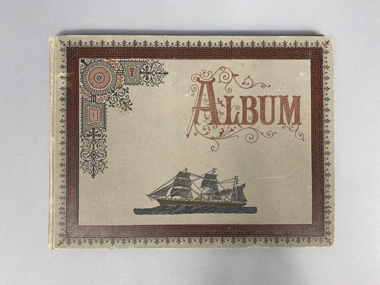Lot de quatre albums photos et albums pour cartes postales - Vers 1900 et diver…