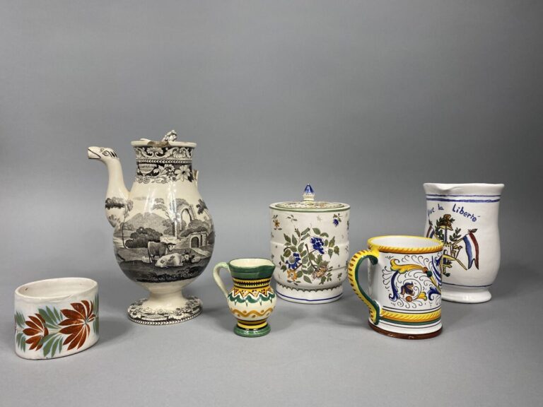 Mannette de céramiques et faïences comprenant vase, plats, deux faiences de Mar…
