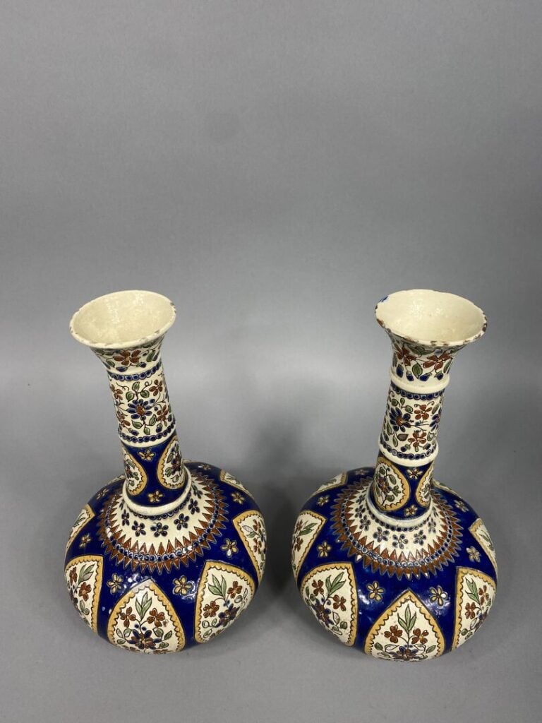 Schoch Laederach - Paire de vases en terre cuite émaillée polychrome à panse re…