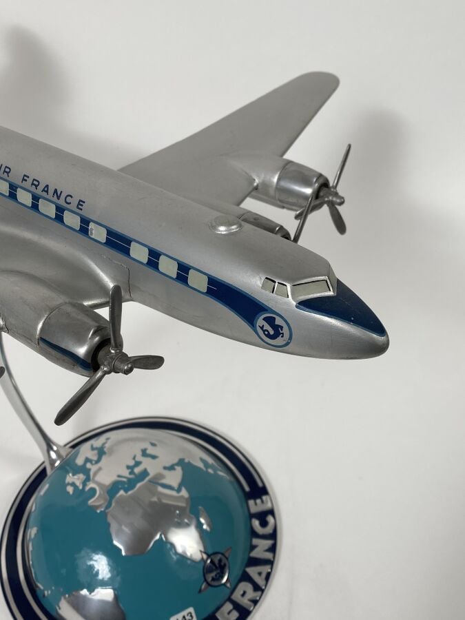 SNCA SE 161 ou Bloch 161 Languedoc Air France F-BATZ en bois et métal peint au…