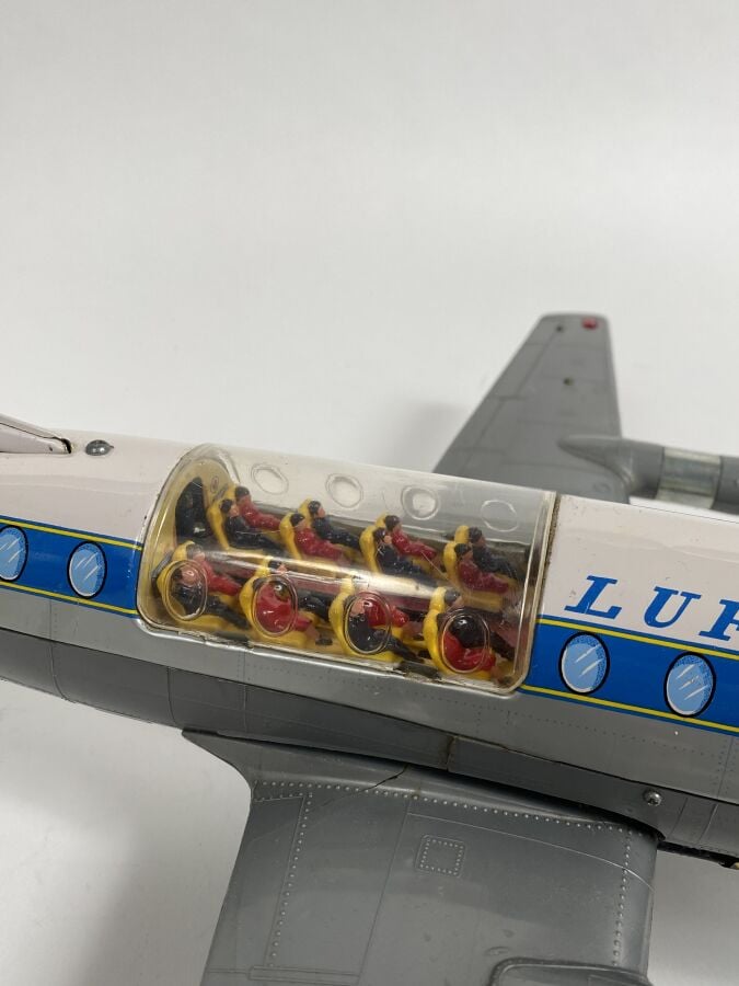 « Vickers Viscount Lufthansa » : Toy - Japon, 1966, tôle lithographiée, battery…