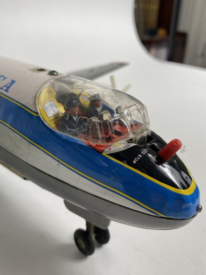 « Vickers Viscount Lufthansa » : Toy - Japon, 1966, tôle lithographiée, battery…