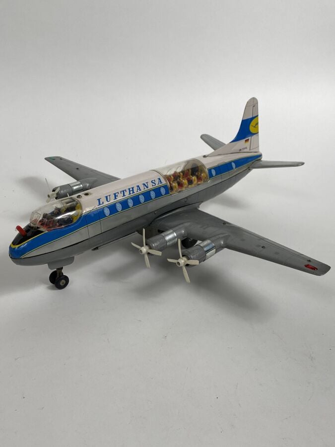 « Vickers Viscount Lufthansa » : Toy - Japon, 1966, tôle lithographiée, battery…