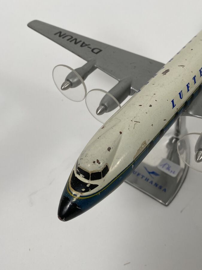2 exemplaires pour : - -Vickers Viscount V814 D Lufthansa D-ANUN au 1/80ème en…