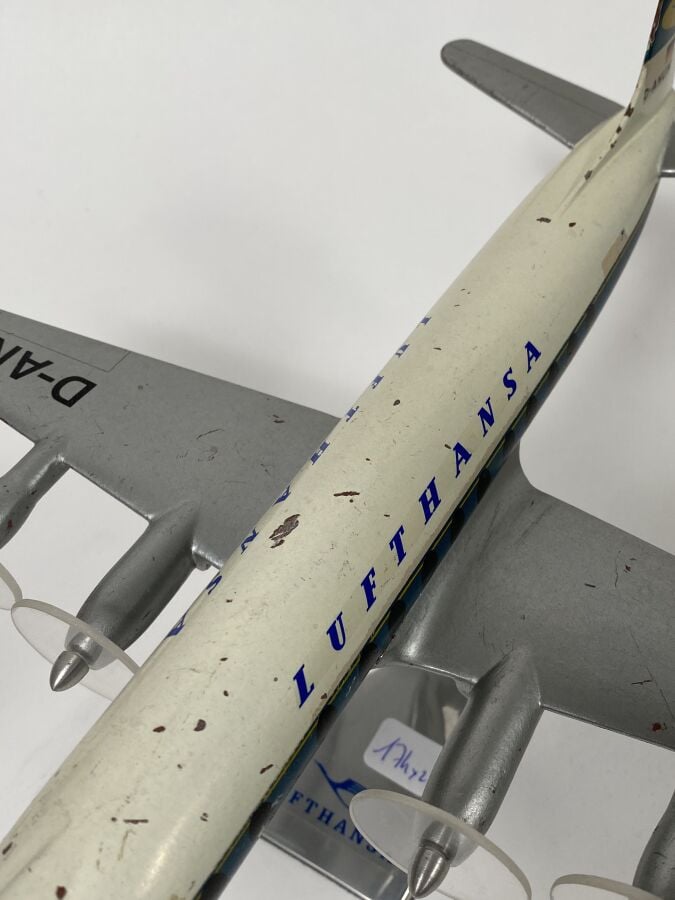 2 exemplaires pour : - -Vickers Viscount V814 D Lufthansa D-ANUN au 1/80ème en…
