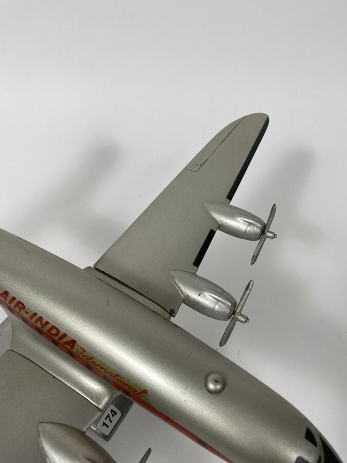 2 exemplaires pour : - -Vickers Viscount V814 D Lufthansa D-ANUN au 1/80ème en…