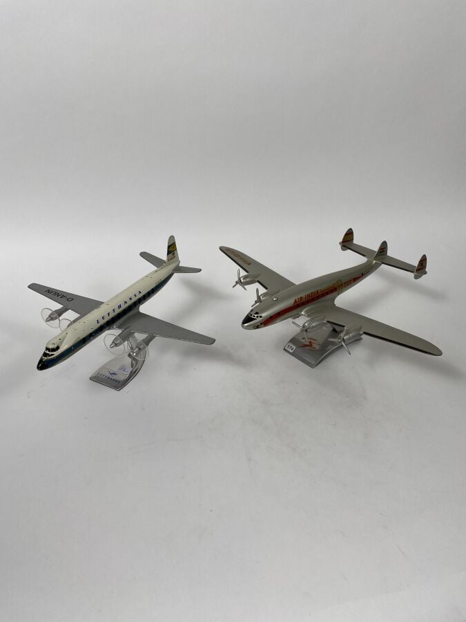 2 exemplaires pour : - -Vickers Viscount V814 D Lufthansa D-ANUN au 1/80ème en…