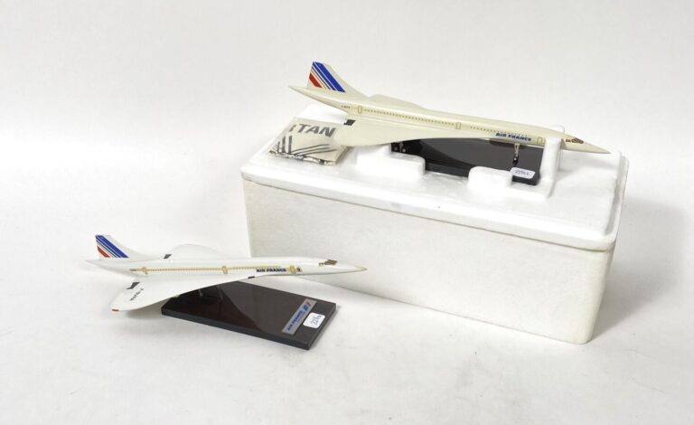 2 modèles : - - BAC Aérospatiale Concorde Air France F-BVFA au décollage au 1/2…