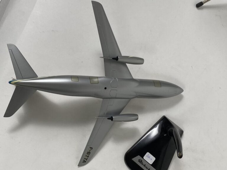 2 modèles : - - Dassault Breguet Mercure 100 Air Inter F-BTTA au 1/100ème en ré…