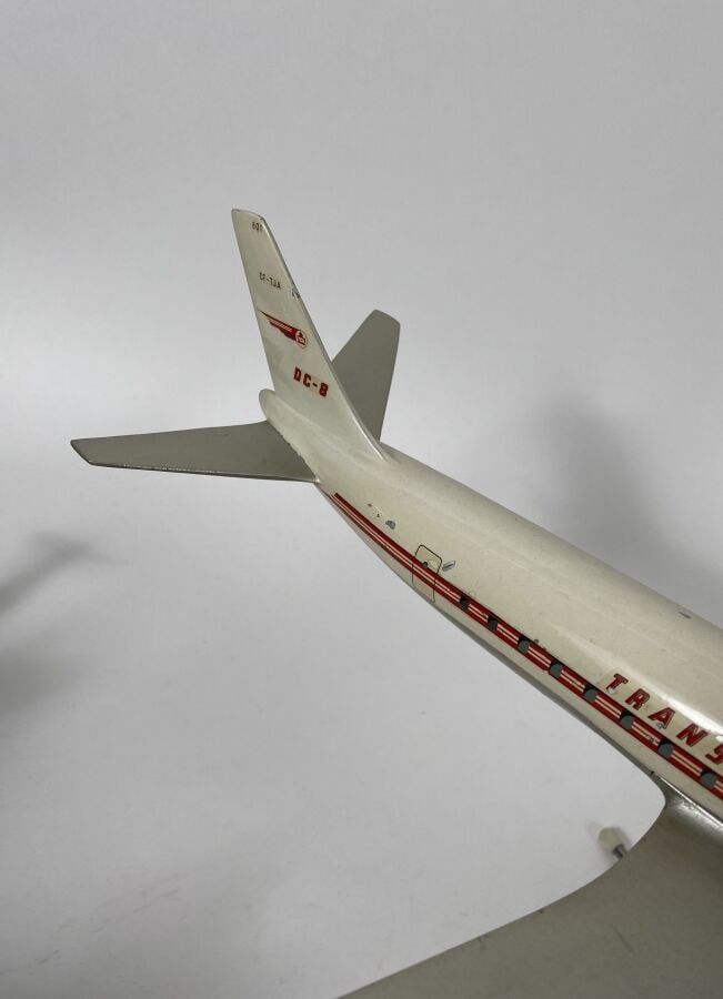 2 modèles : - - Douglas DC8-40 Trans Canada Air Lines CF-TJA au 1/100ème en alu…