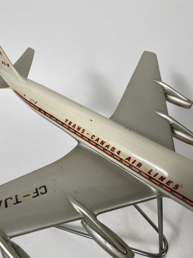 2 modèles : - - Douglas DC8-40 Trans Canada Air Lines CF-TJA au 1/100ème en alu…