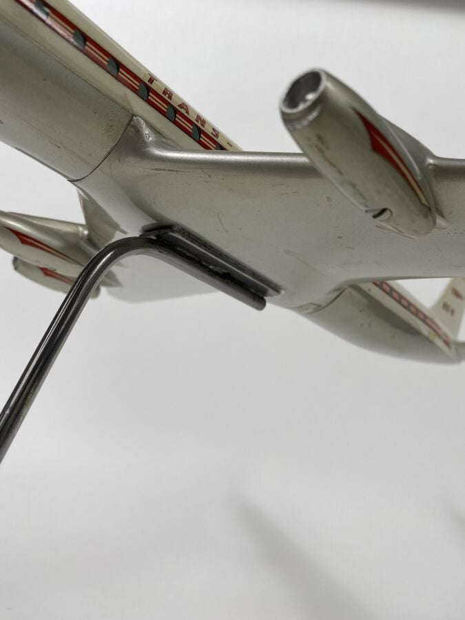 2 modèles : - - Douglas DC8-40 Trans Canada Air Lines CF-TJA au 1/100ème en alu…