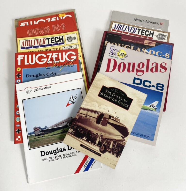 (71 à 84) Lot de 14 livres dont DC3, DC4, Convair, DC8, DC9 ...