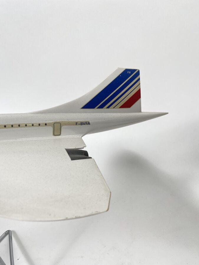 BAC Aérospatiale Concorde Air France F-BVFA au 1/100ème en plastique réalisée p…